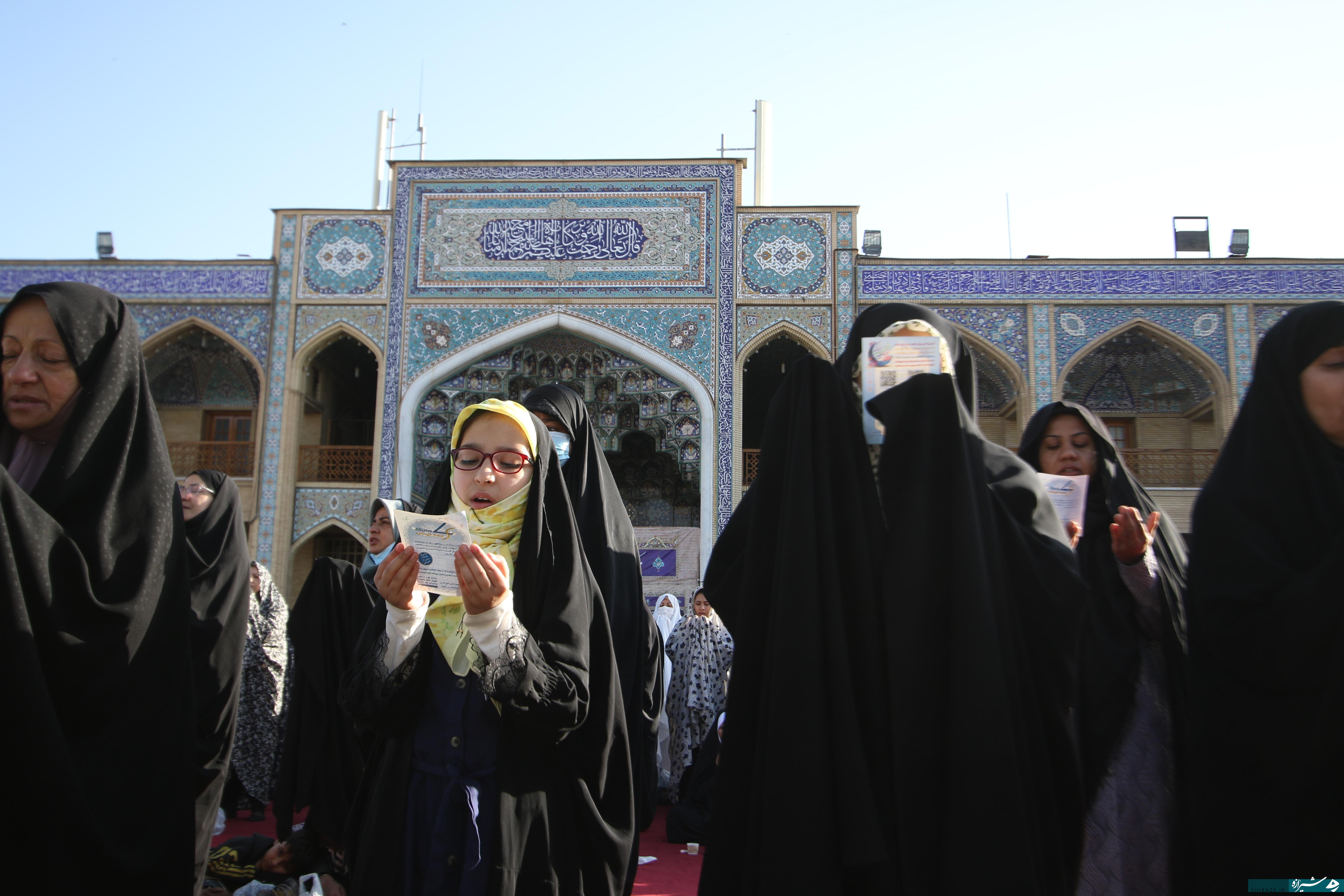 اقامه نماز عید فطر شیراز در شاه‌چراغ (ع)