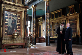 بازدید پوتین از یک کلیسای قدیمی در روسیه