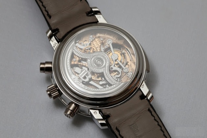 ساعت بلنک پین: جنس این ساعت بسیار شیک از پلاتینیوم است. برای ساخت بند آن از پوست تمساح استفاده شده است. به کار بردن 740 قطعه‌ی دست‌ساز در ساخت موتور این ساعت، عنوان پیچیده‌ترین ساعت جهان را به آن داده است. قیمت  این ساعت 2 میلیارد و 582 میلیون تومان است