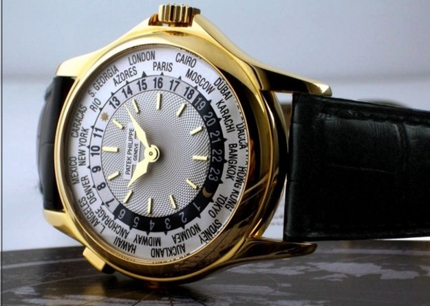 ساعت ورلد تایم پلاتینیوم پاتک فیلیپس: این ساعت در سال 2002 به عنوان گرانترین ساعت جهان به مزایده گذاشته شد. ویژگی خارق‌العاده آن نمایش خودکار زمان در هرنقطه از جهان است. قیمت این ساعت معادل 12 میلیارد و 910 میلیون تومان است