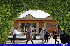حضور گردشگران در نارنجستان قوام