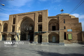 مسجد سرخ ساوه در استان مرکزی