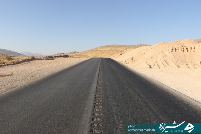 دید کم راننده در عدم خط کشی در مسیر جاده ای سیاخ دارنگون - شیراز 
