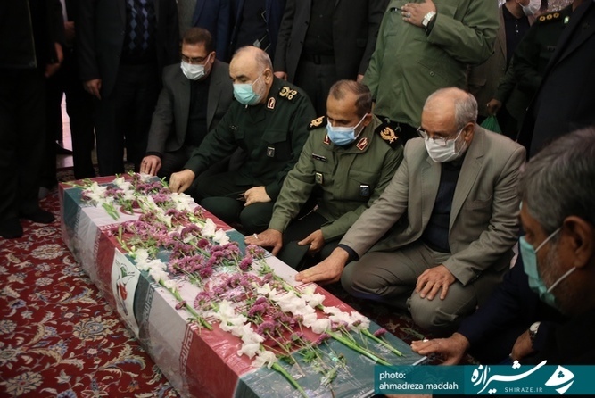 مراسم تشییع شهید سردار استوار محمودآبادی در شیراز با حضور فرمانده کل سپاه 
