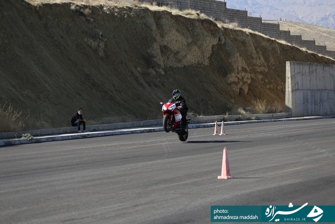 تمرین درگ، اسلالوم و ریس در پیست ورزشگاه پارس شیراز 