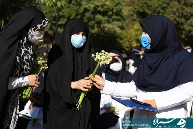 مراسم تجلیل و رونمایی از تمبر یادبود روز پرستار در بیمارستان نمازی شیراز 