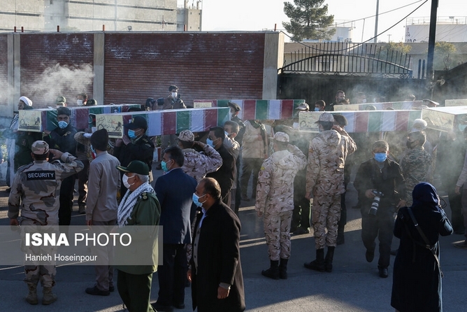 خبرگزاری ایسنا/استقبال از پیکرهای مطهر ۱۵ شهید گمنام دوران دفاع مقدس  شیراز
عکاس: حانیه حسین پور