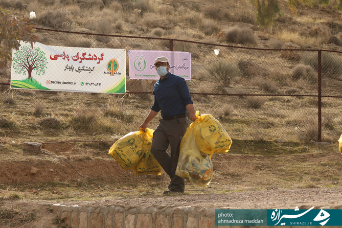 جمع آوری زباله های حاشیه تالاب توسط انجمن های دوستدار محیط زیست 