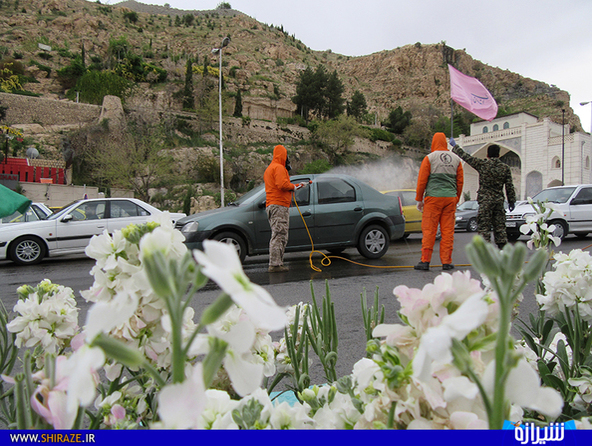 ایستگاه بهداشت و شادی در ورودی شیراز توسط حوزه دو امام حسن مجتبی(ع) (عکس : احمدرضا مداح)