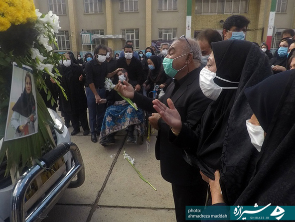 تشییع پیکر شهیده زهرا سوری؛ دومین بانوی شهیده سلامت در شیراز  (عکس: احمدرضا مداح)
