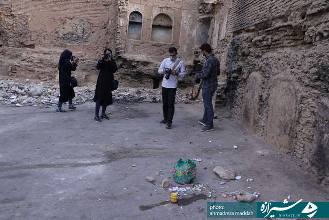 حضور عکاسان خبری و خبرنگاران همزمان با حضور مسئولین در بافت فرهنگی شهر شیراز 