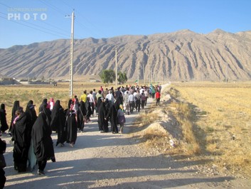 پیاده روی خانوادگی روستای بلیان شهرستان کازرون