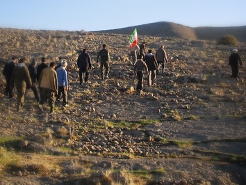 کوهنوردی و قرائت زیارت عاشورا در جوار قبر شهید گمنام ممسنی