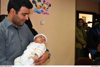 مراسم تلقيح واکسن پنتاوالان به نوزادان در شیراز