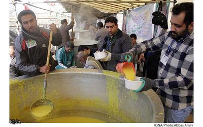 پخت و توزیع ۱۴۰۰۰ کیلو شله زرد به مناسبت سالروز امامت امام زمان(عج) در شیراز