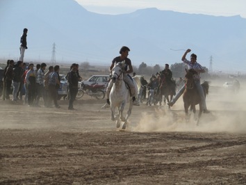 مسابقه اسب سواری در سروستان