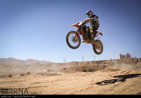 نخستین دوره مسابقات موتور کراس در شیراز