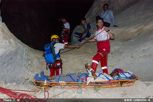 نجات مرد 37 ساله در ارتفاعات گردنه چاهشور شهرستان لامرد