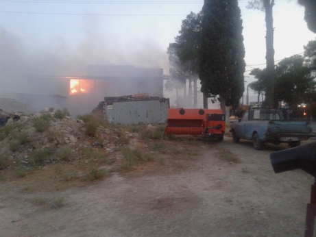 آتش سوزی در انبار علوفه بر اثر بی احتیاطی در فیروزآباد