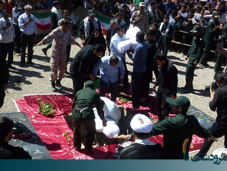 خاکسپاری دو شهید گمنام در رامجرد شهرستان مرودشت