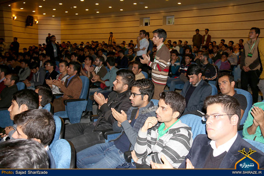 پخش تصاویر محمدخاتمی در دانشگاه شیراز