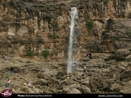 احیاء آبشارهای لارستان پس از بارش نعمت الهی