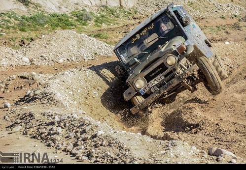 مسابقات اتوموبیلرانی آفرود جنوب فارس در لارستان