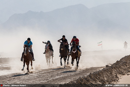 مسابقات اسب سواری در وراوی شهرستان لامرد