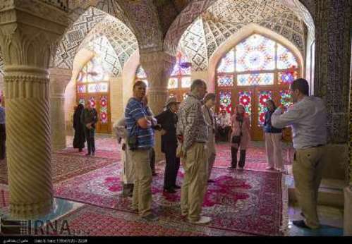 بازدید سرنشینان قطار گردشگری بین المللی از جاذبه های تاریخی فارس 