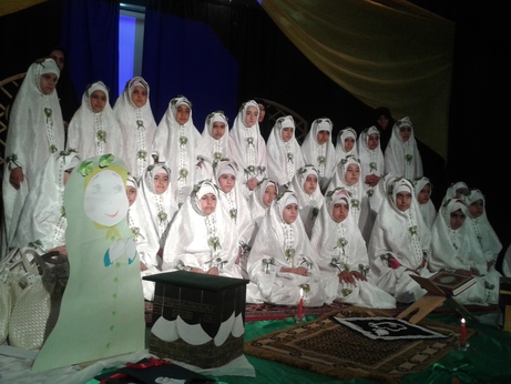 جشن تکلیف 150 تن از دانش آموزان دختر شهرستان بوانات 