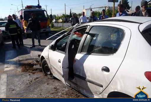 واژگونی خودرو 206 در بولوار نصر شیراز