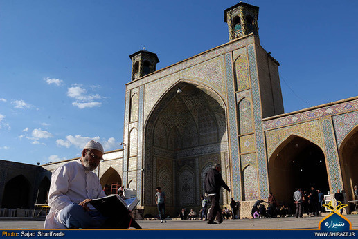 آئین معنوی اعتکاف در مسجد وکیل شیراز