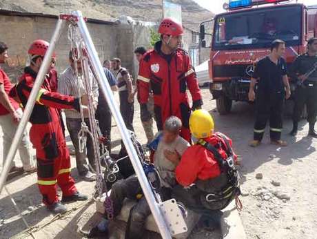 سقوط مقنی از ارتفاع ده متری چاه در شیراز