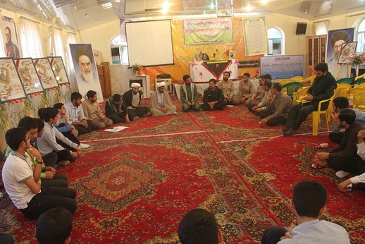 همایش خادمان شهدا و فعالان عرصه راهیان نور در فیروزآباد