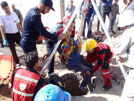 سقوط کارگر به داخل چاه 20 متری در شیراز