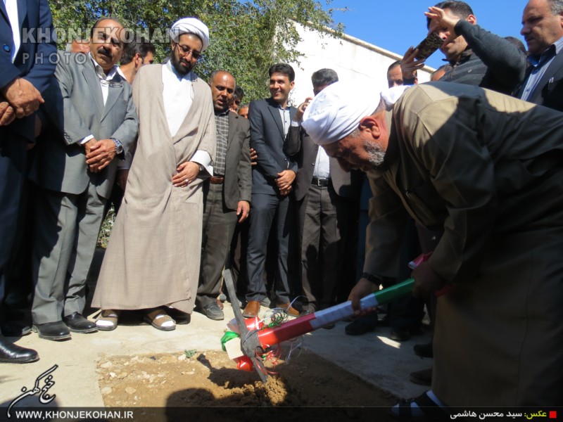 کلنگ احداث هنرستان دخترانه کاردانش خنج به زمین زده شد