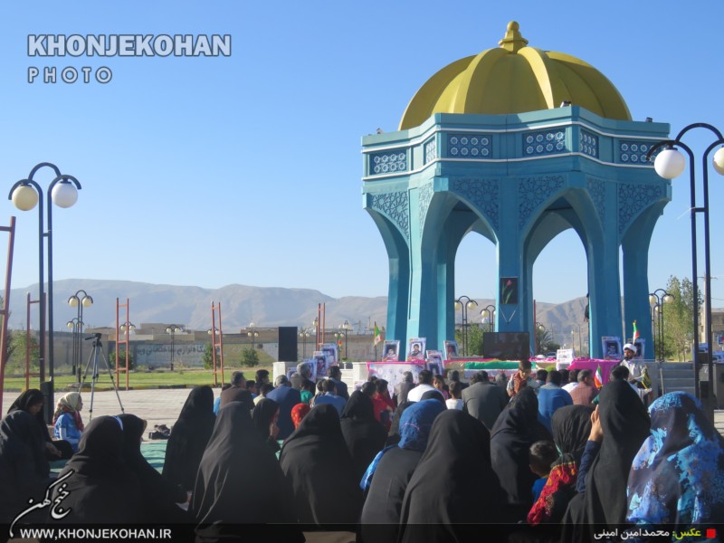 گزارش تصویری: ویژه برنامه تحویل سال نو در جوار شهدای گمنام خنج