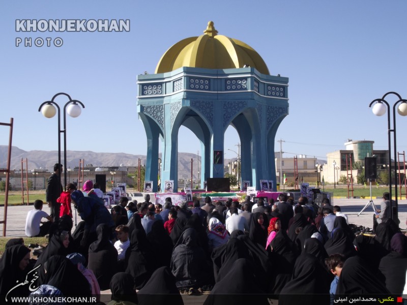 گزارش تصویری: ویژه برنامه تحویل سال نو در جوار شهدای گمنام خنج