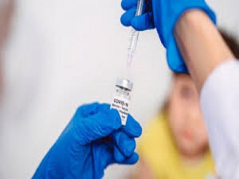 آغاز واکسیناسیون عمومی در فارس با تزریق واکسن به افراد بالای ۸۰ سال از امروز