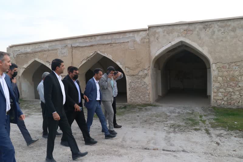مسجد قدیمی کارزین مرمت می‌شود