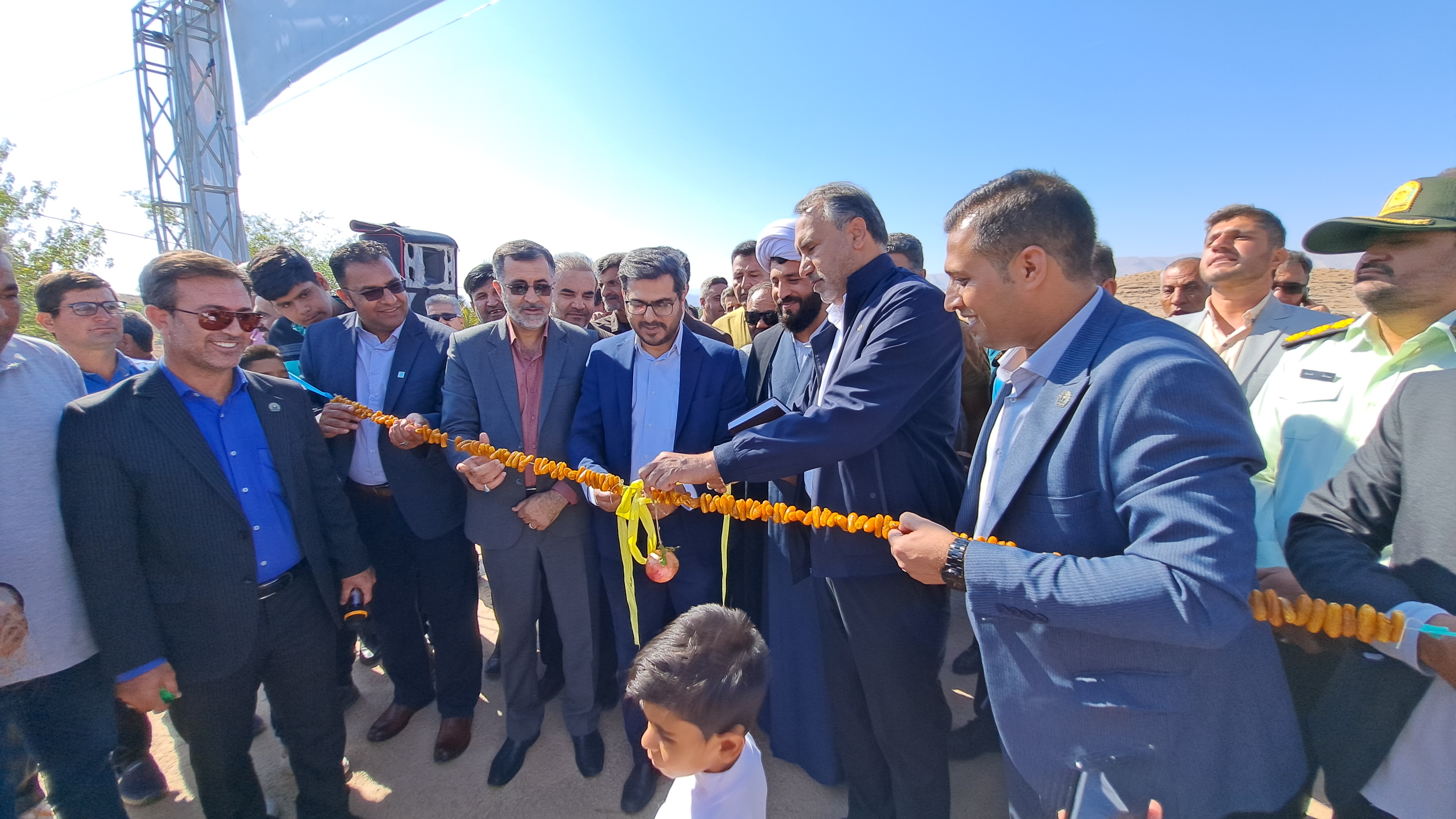 افتتاح جشنواره انار و خرما در شهرستان خفر