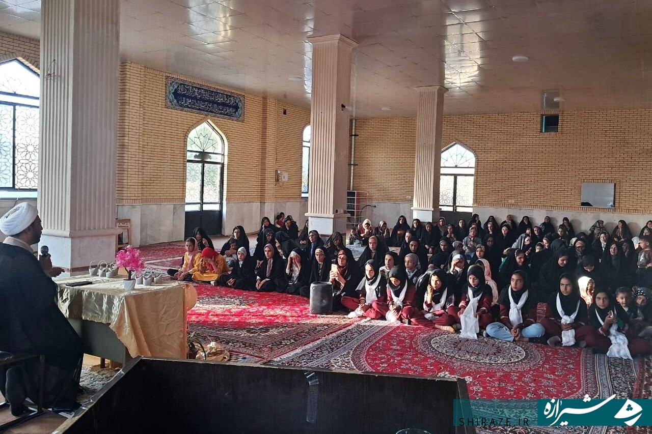 جشن «دخترم افتخار ایران» در سرچهان برگزار شد