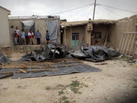 تخریب چند منزل روستایی در اثر تندباد شدید در ممسنی